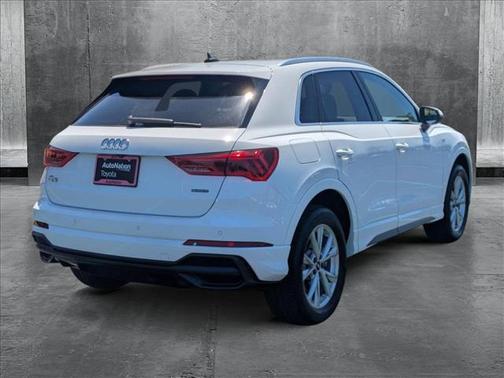 2022 Audi Q3 45 S line Premium