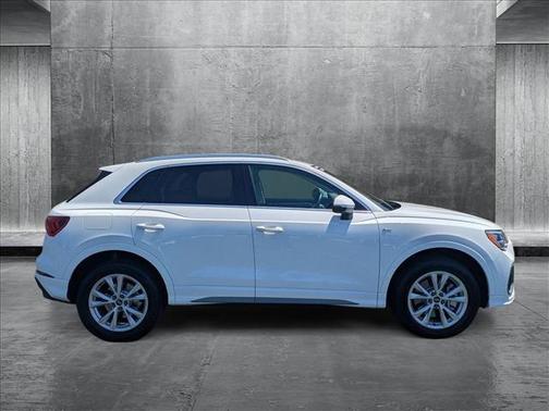 2022 Audi Q3 45 S line Premium