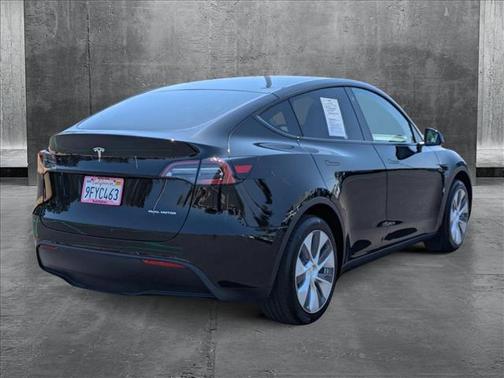 2022 Tesla Model Y Long Range Dual Motor All-Wheel Drive