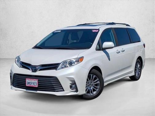 2020 Toyota Sienna XLE
