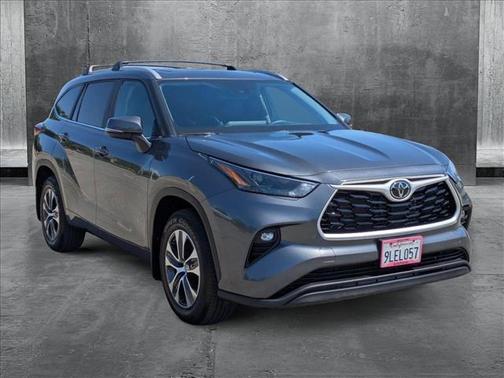 2024 Toyota Highlander XLE