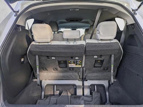 2025 Toyota Sienna LE