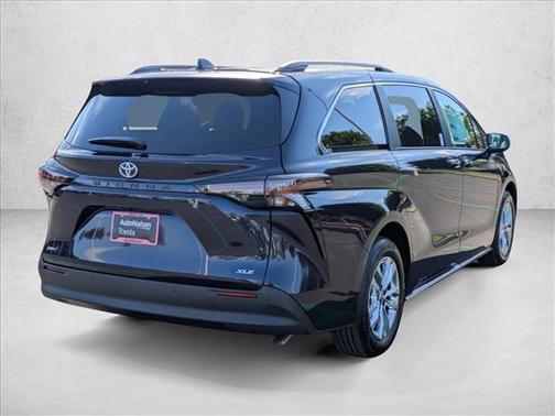 2025 Toyota Sienna XLE