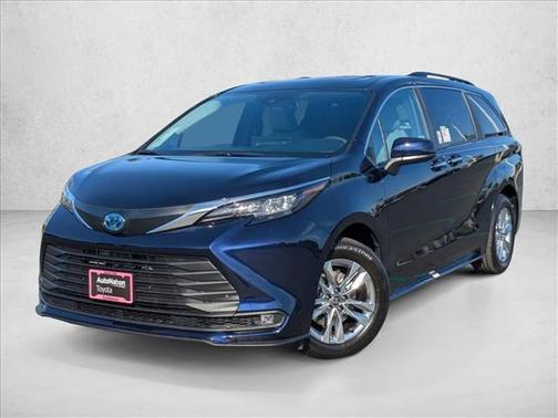 2025 Toyota Sienna XLE