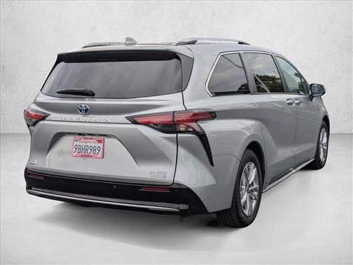 2022 Toyota Sienna Limited