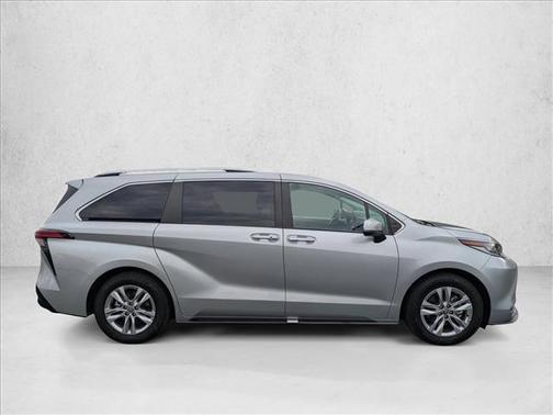2022 Toyota Sienna Limited