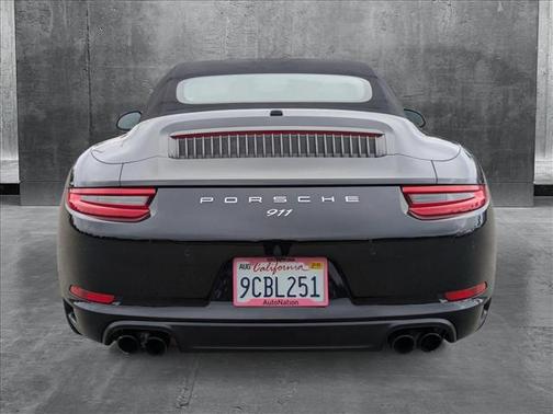2017 Porsche 911 Carrera