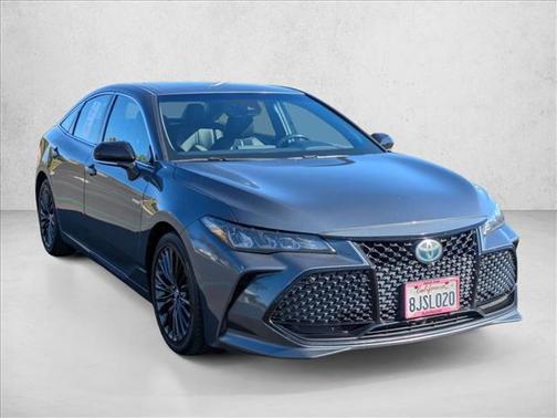 2019 Toyota Avalon Hybrid XSE