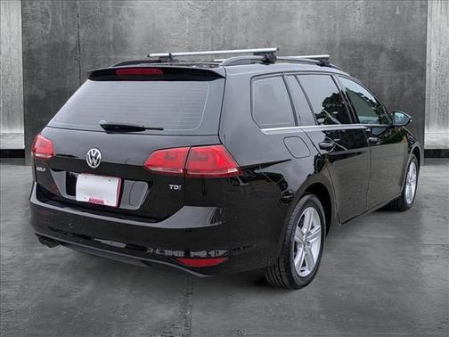 2015 Volkswagen Golf SportWagen TDI S 4-Door