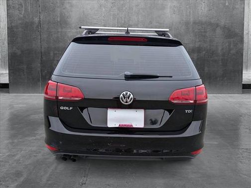 2015 Volkswagen Golf SportWagen TDI S 4-Door