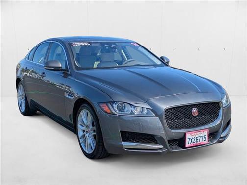 2016 Jaguar XF 35t Prestige