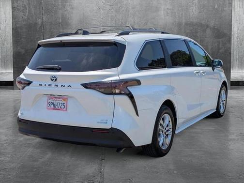 2024 Toyota Sienna XLE 7 Passenger