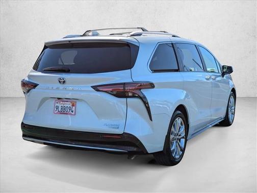 2024 Toyota Sienna Platinum 7 Passenger