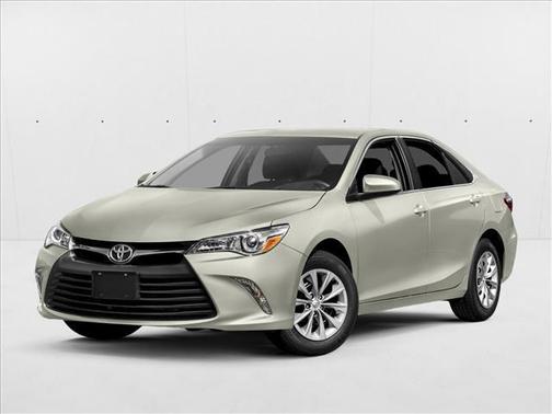 White 2017 Toyota Camry XLE