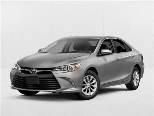 White 2017 Toyota Camry XLE