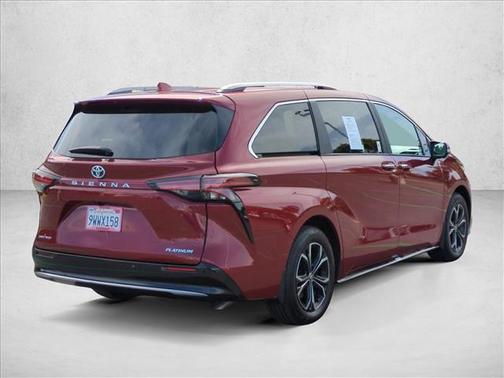 2025 Toyota Sienna Platinum