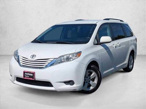 2015 Toyota Sienna LE