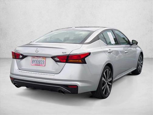 2021 Nissan Altima SR FWD