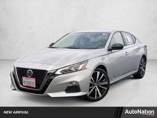 2021 Nissan Altima SR FWD