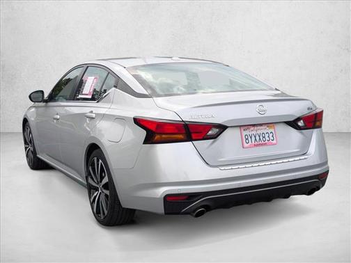 2021 Nissan Altima SR FWD