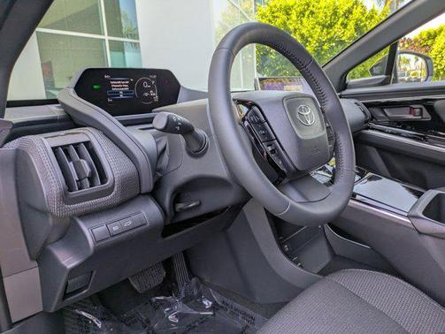 2025 Toyota bZ4X XLE
