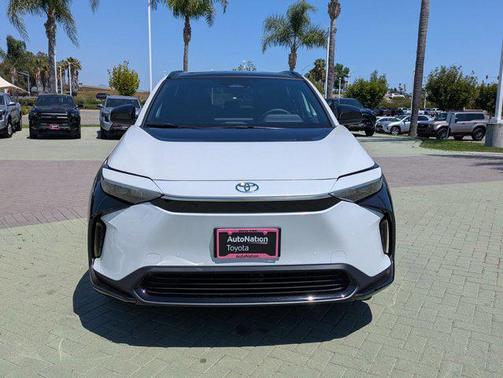 2025 Toyota bZ4X XLE