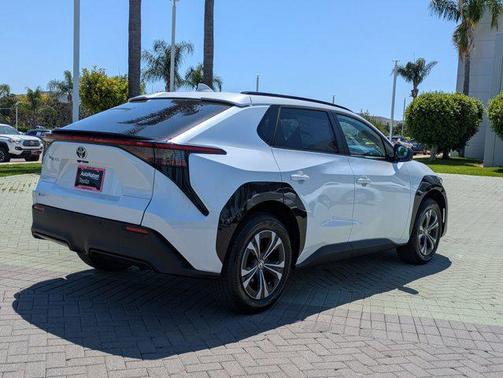 2025 Toyota bZ4X XLE