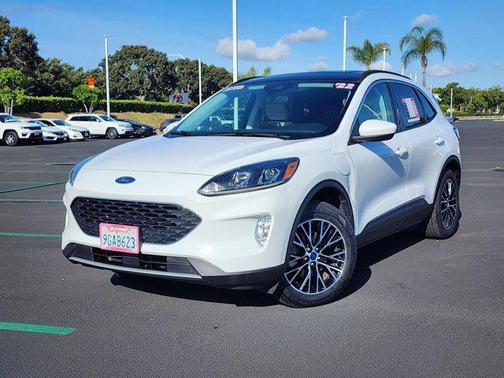 Oxford White 2022 Ford Escape SEL