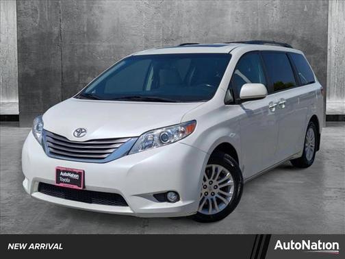 2017 Toyota Sienna XLE