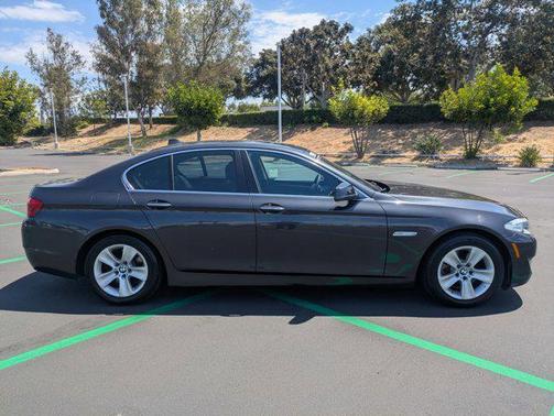 2012 BMW 528 528i