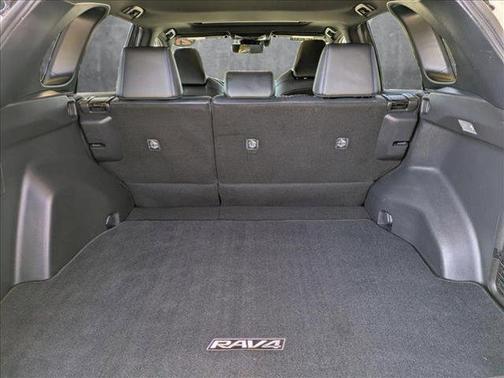 2021 Toyota RAV4 Hybrid SE