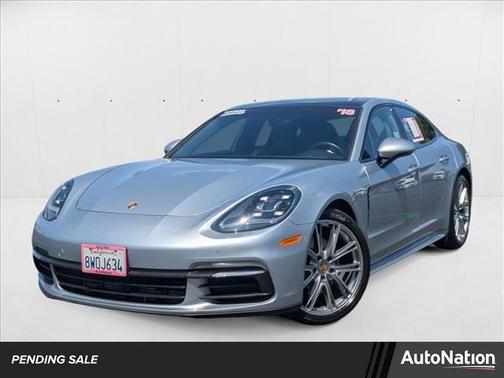2018 Porsche Panamera 4