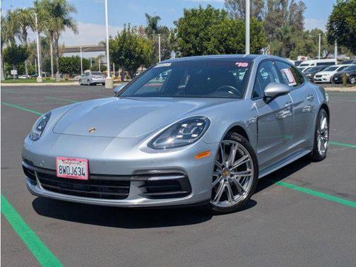 2018 Porsche Panamera 4