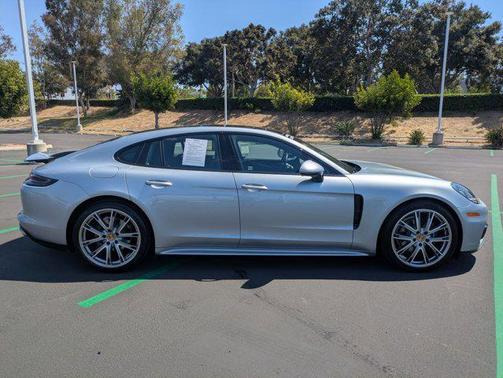 2018 Porsche Panamera 4