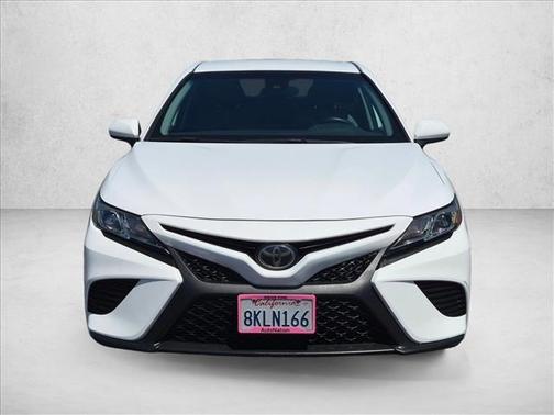 Super White 2019 Toyota Camry SE