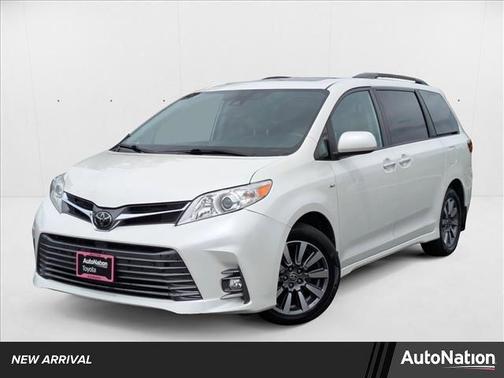 2020 Toyota Sienna XLE