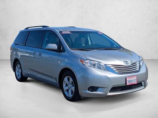 2015 Toyota Sienna LE