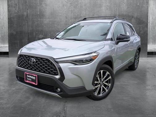 2025 Toyota Corolla Cross XLE