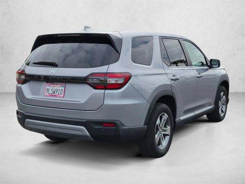 Lunar Silver Metallic 2024 Honda Pilot EX-L 7 Passenger