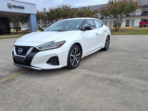 2023 Nissan Maxima SV