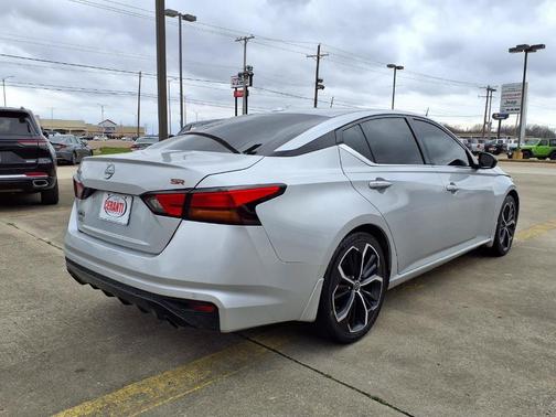 Brilliant Silver Metallic 2024 Nissan Altima 2.5 SR