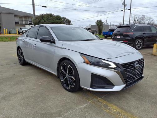 Brilliant Silver Metallic 2024 Nissan Altima 2.5 SR