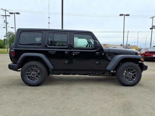 Black Clearcoat 2026 Jeep Wrangler Sport