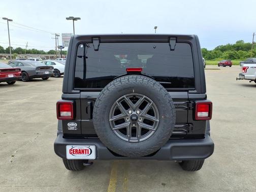 Black Clearcoat 2026 Jeep Wrangler Sport