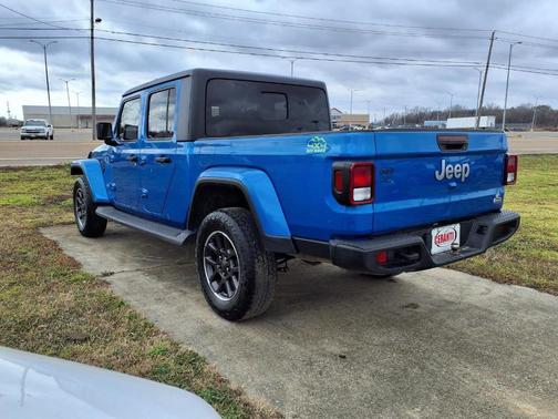 2022 Jeep Gladiator Overland