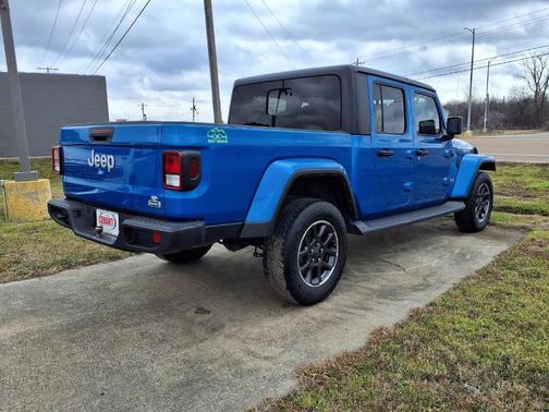 2022 Jeep Gladiator Overland