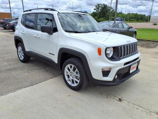 Alpine White Clearcoat 2023 Jeep Renegade Latitude