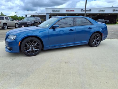 2023 Chrysler 300 Touring L