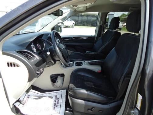 2014 Chrysler Town & Country Touring-L