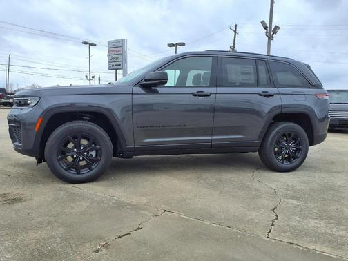 2026 Jeep Grand Cherokee Laredo